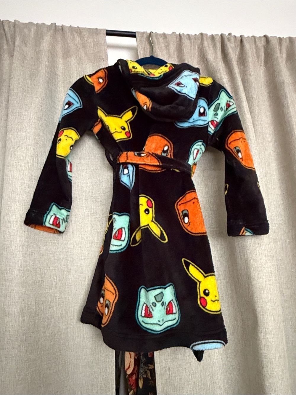 Pokémon Hooded Boys Robe size 8 - Picture 3 of 3